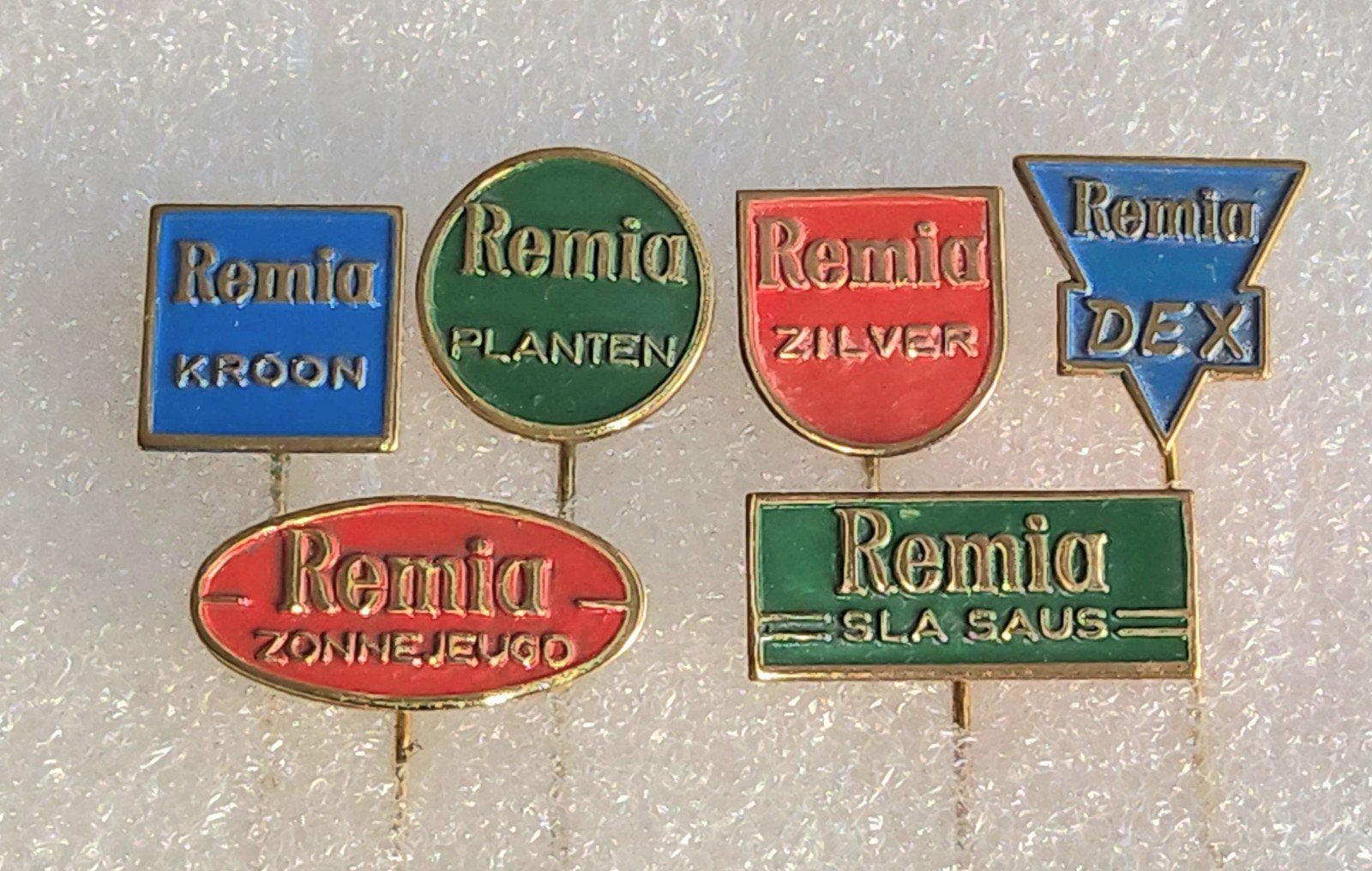6 Remia Speldjes - Vintage Reclame, Ophalen of Verzenden, Gebruikt, Overige onderwerpen, Speldje of Pin