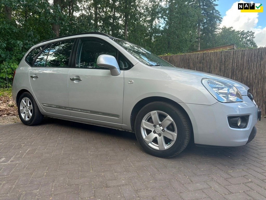 Kia Carens 2.0 CVVT X-ecutive CLIMA/CRUISE/TREKH/DEALERONDH/, Voorwielaandrijving, 1998 cc, Parkeersensor, Gebruikt