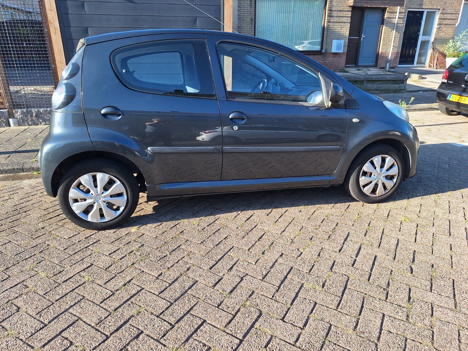 Citroën C1 1.0 5-DRS 2010 Grijs, Auto's, Citroën, Voorwielaandrijving, 4 stoelen, C1, 68 pk