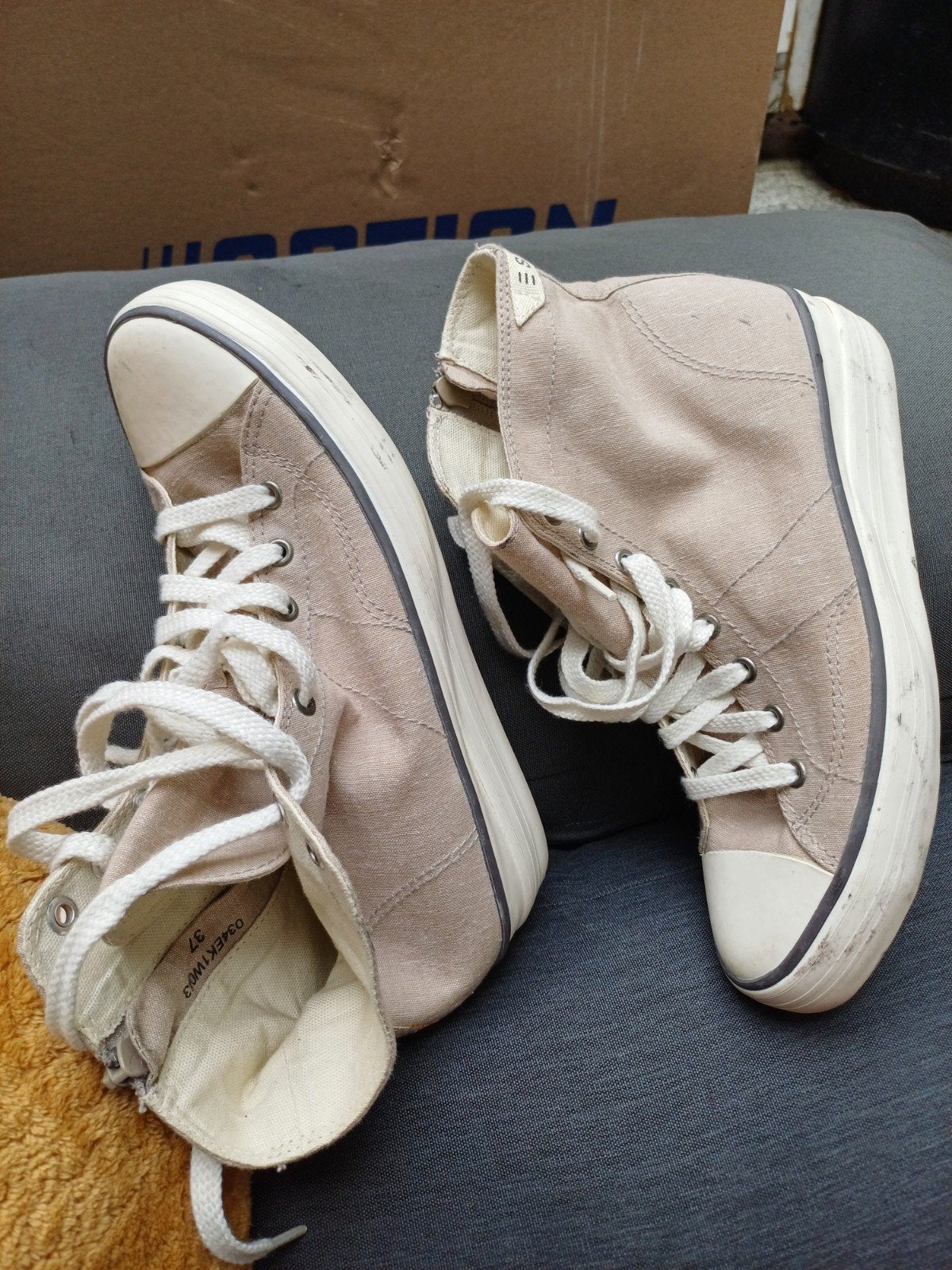 ESPIRIT. Nieuw, Ophalen of Verzenden, Nieuw, Sneakers of Gympen