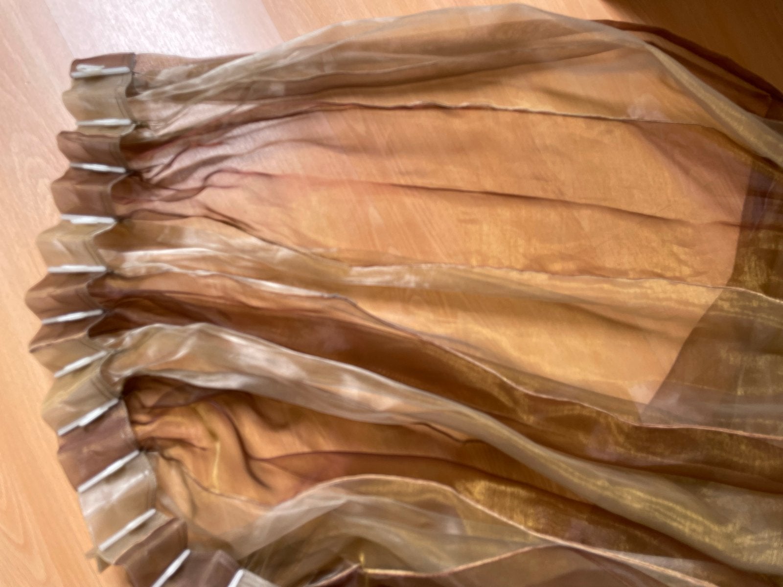 2 Prachtige goudkleurige voile vitrage - B 515 x H 240 cm, Vitrage, Gebruikt, Ophalen of Verzenden, Lichtdoorlatend