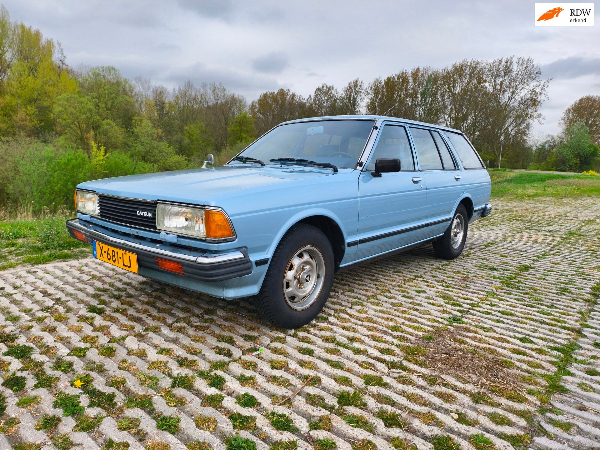 Nissan DATSUN BLUEBIRD 2.0 GL - Belastingvrij! - Diesel - Zu, Auto's, Overige modellen, 4 cilinders, Blauw, Mistlampen