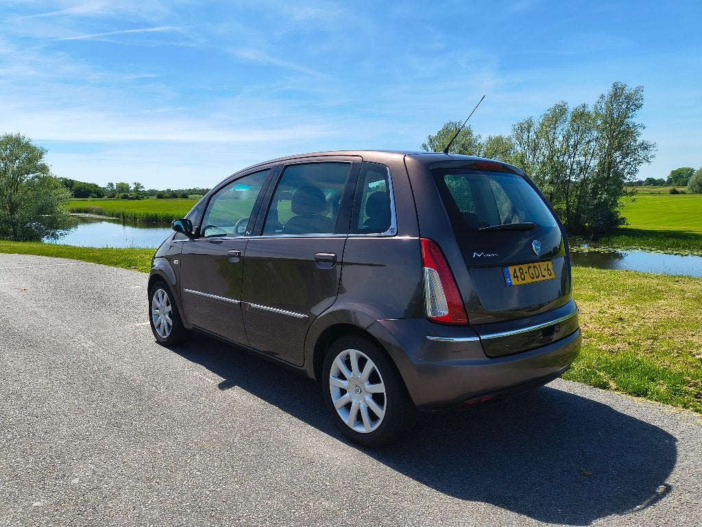 Lancia Musa 1.4 8V 2008 Bruin, Auto's, Voorwielaandrijving, 4 cilinders, Bruin, 400 kg