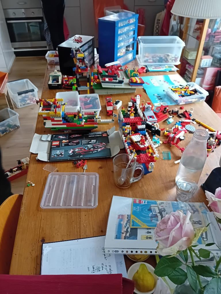 lego duizenden stukjes, Kinderen en Baby's, Speelgoed | Duplo en Lego, Ophalen, Zo goed als nieuw, Inclusief extra onderdelen