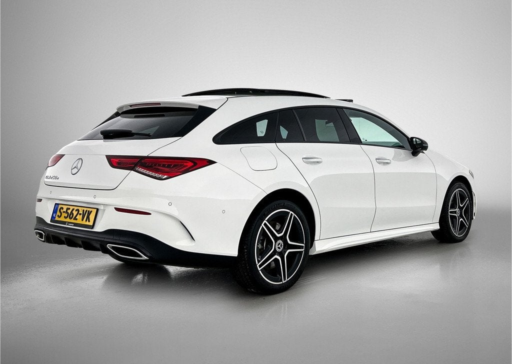 Mercedes-Benz CLA-Klasse Shooting Brake 250 e AMG Line | Pan, Auto's, Mercedes-Benz, Gebruikt, 4 cilinders, 15 kWh, Wit