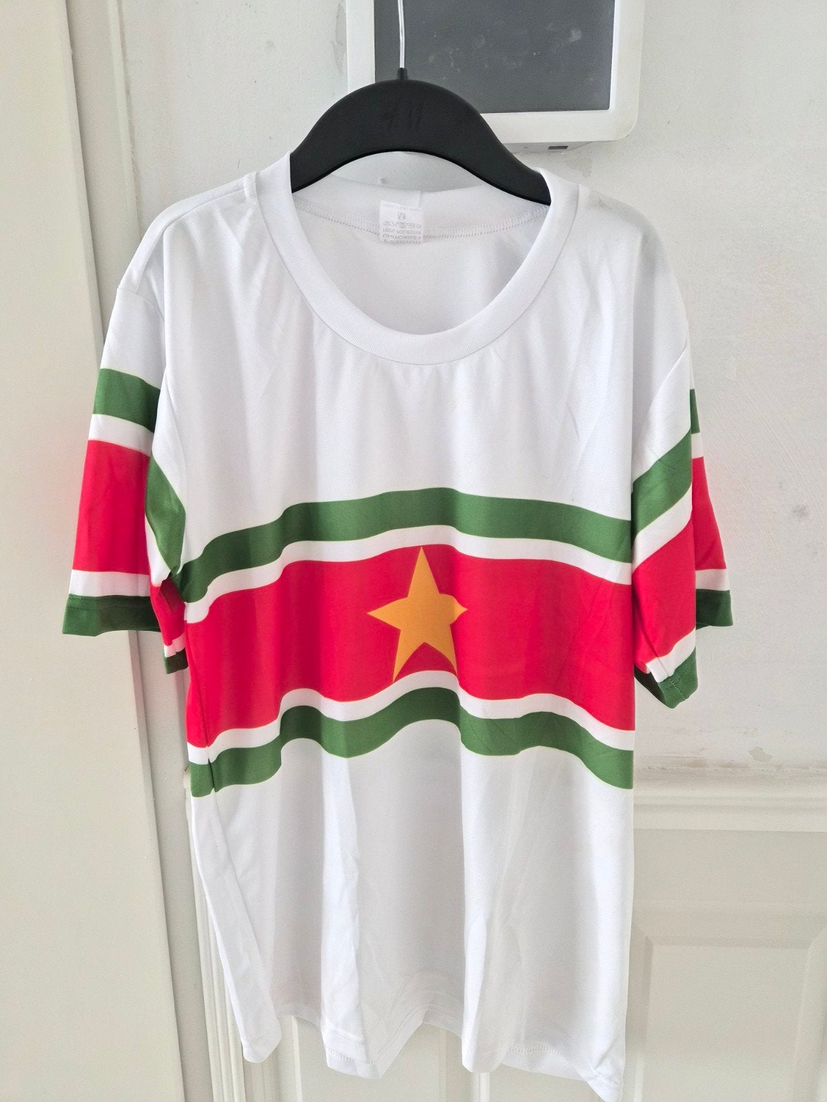 Nieuw T-shirt met Surinaamse vlag - Maat M, Kleding | Dames, Maat 38/40 (M), Meerkleurig, Nieuw, Ophalen of Verzenden