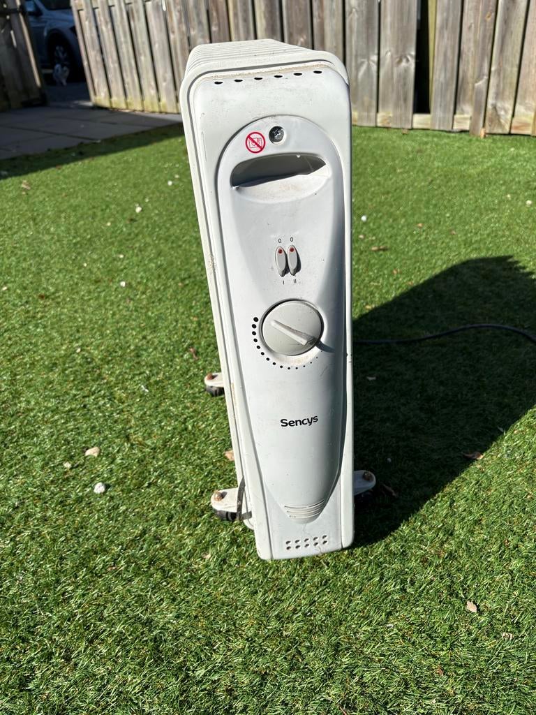 Elektrische olieradiator - Gebruikt, maar werkt nog goed, Gebruikt, Radiator, Minder dan 60 cm, Ophalen of Verzenden