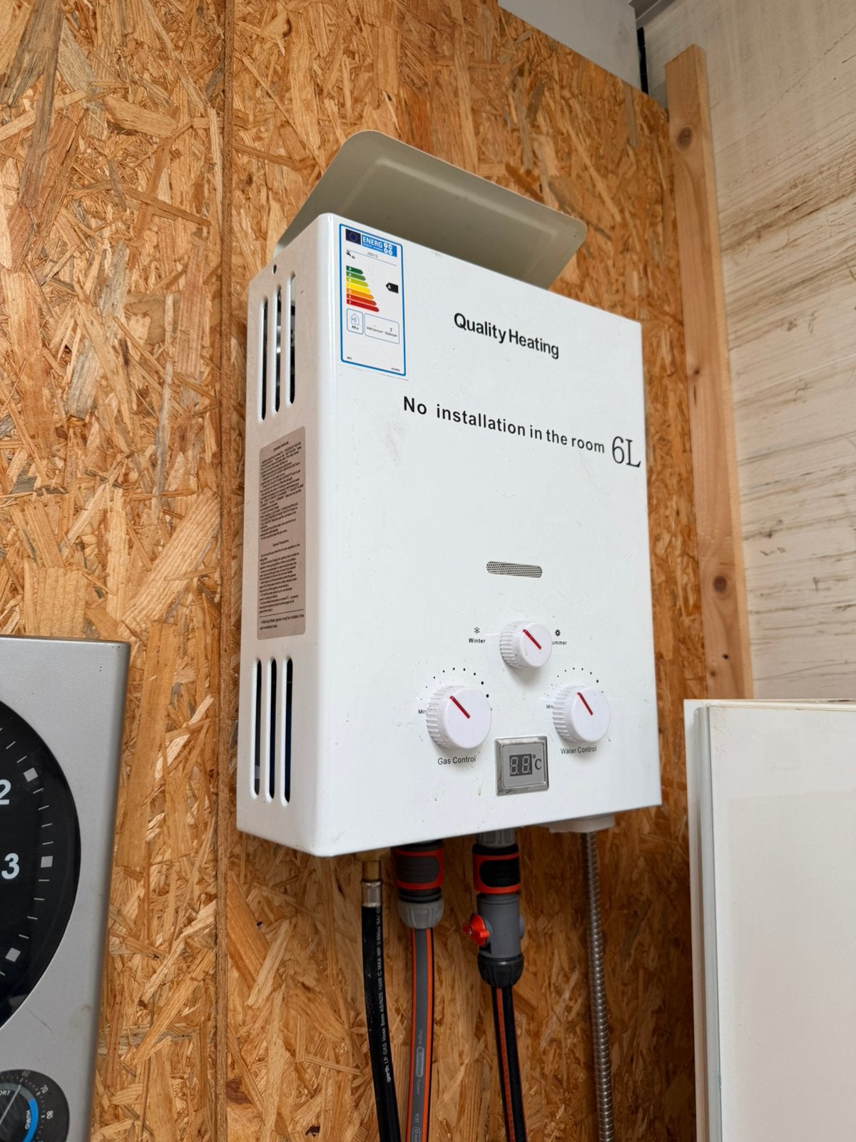 Qlima CAMPING PGHW 1010 Draagbare Gasgeiser voor Warm Water, Ophalen of Verzenden, Zo goed als nieuw