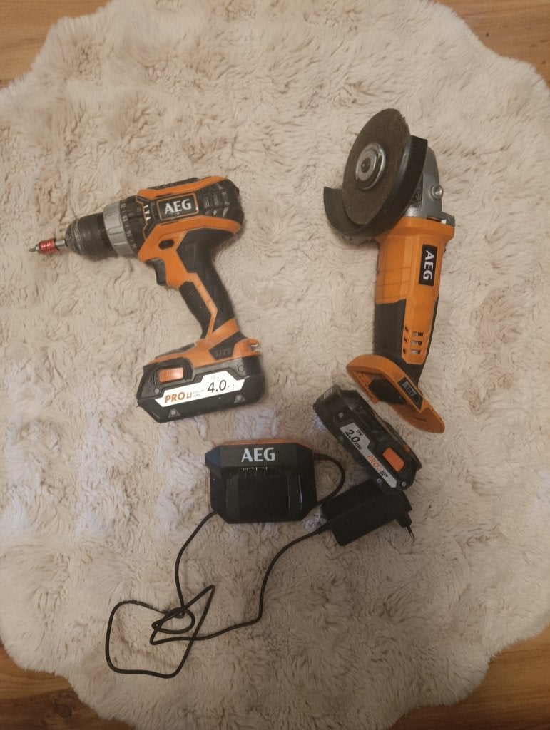 AEG accuboormachine, Doe-het-zelf en Verbouw, Gereedschap | Boormachines, Ophalen of Verzenden, Gebruikt, Minder dan 400 watt
