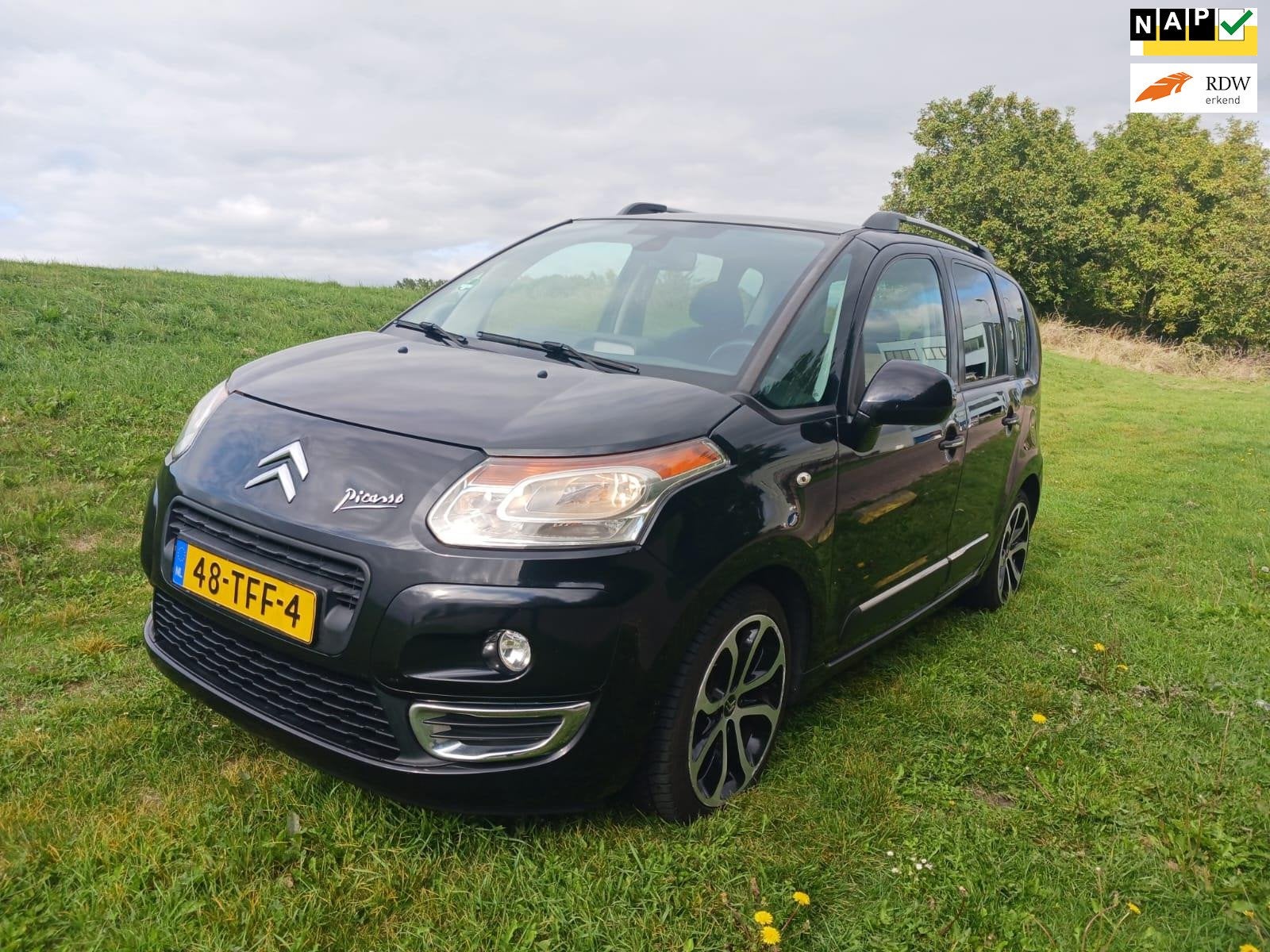 Citroen C3 Picasso 1.6 VTi Exclusive Automaat Flippers Panor, Auto's, Euro 5, Gebruikt, 4 cilinders, Zwart