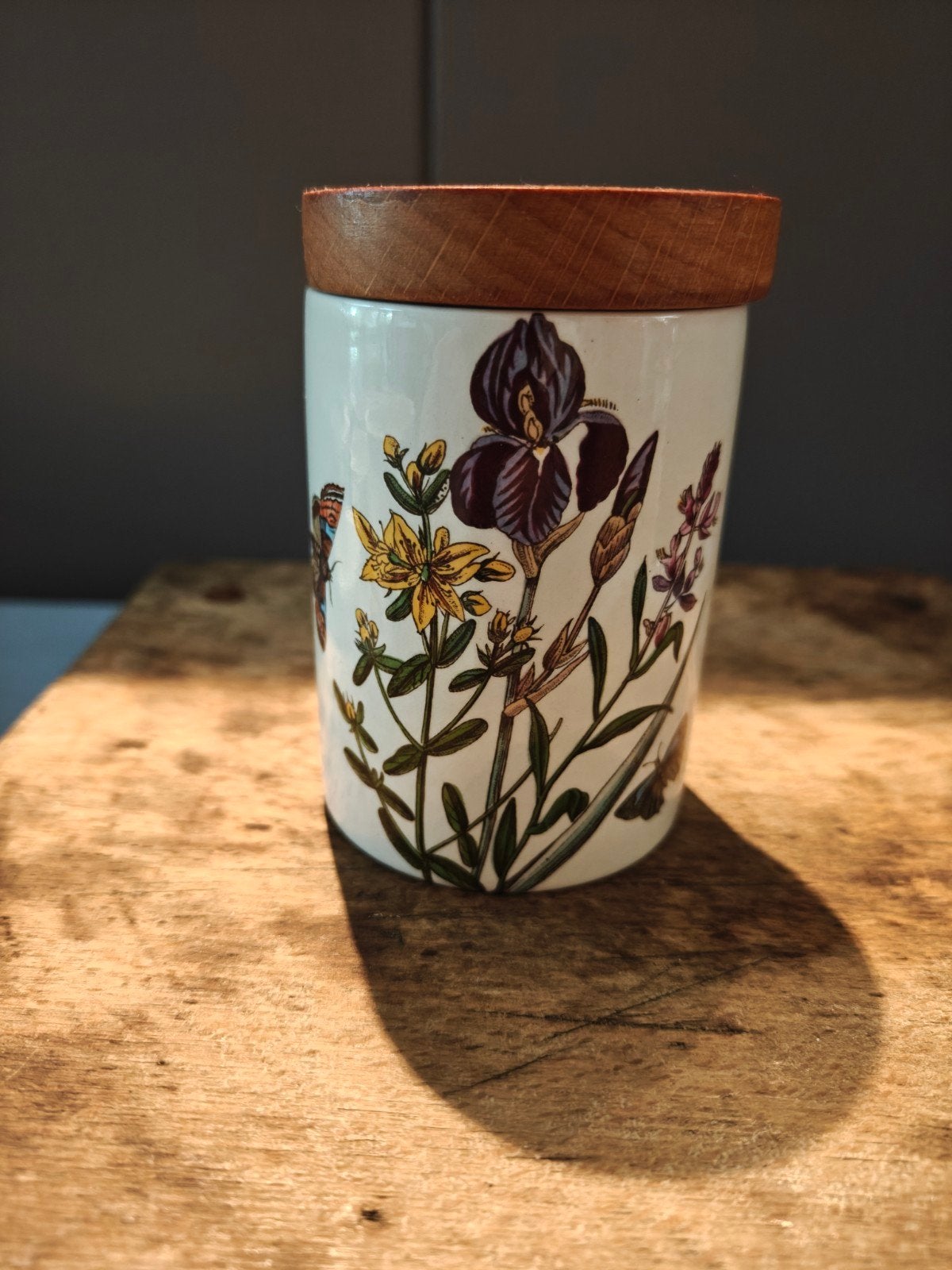 portmeirion Botanic garden voorraad potje Iris, Overige typen, Ophalen of Verzenden, Zo goed als nieuw, Overige stijlen
