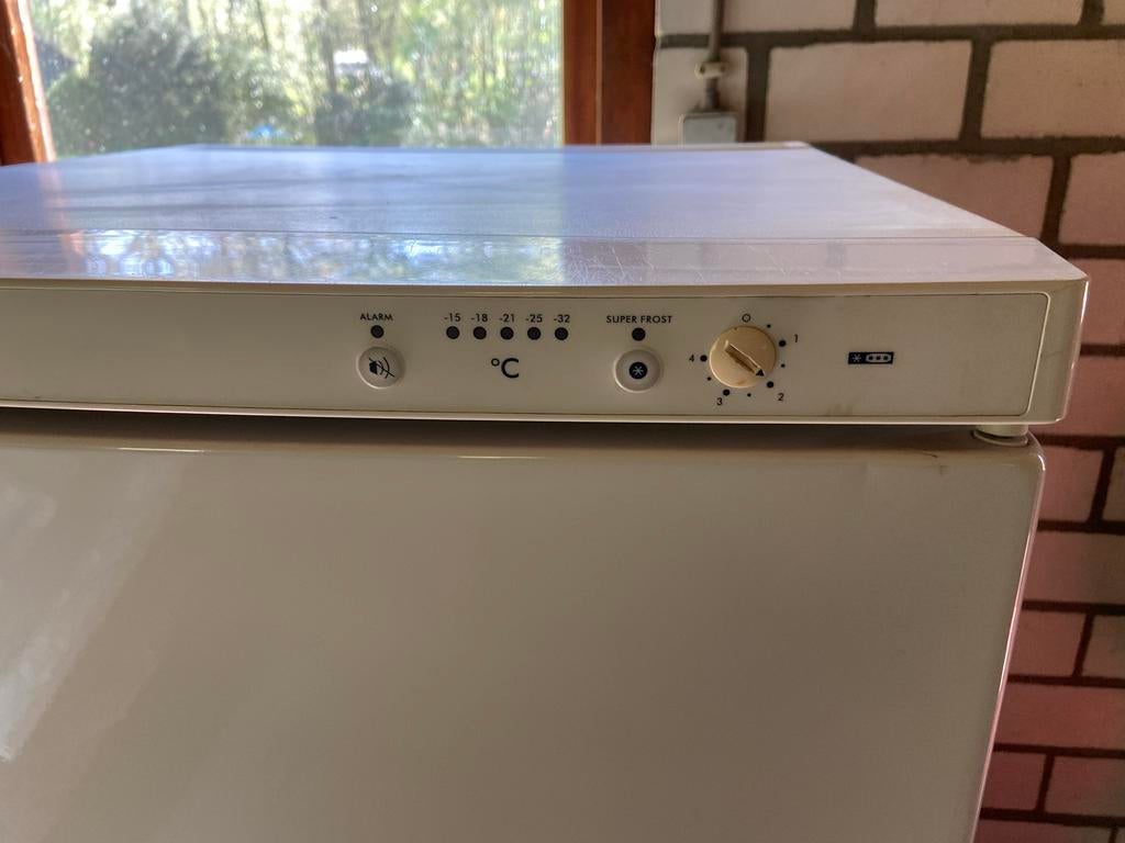 Liebherr Diepvrieskast, Witgoed en Apparatuur, Ophalen, Gebruikt, 100 tot 150 liter, Met aparte vriezer