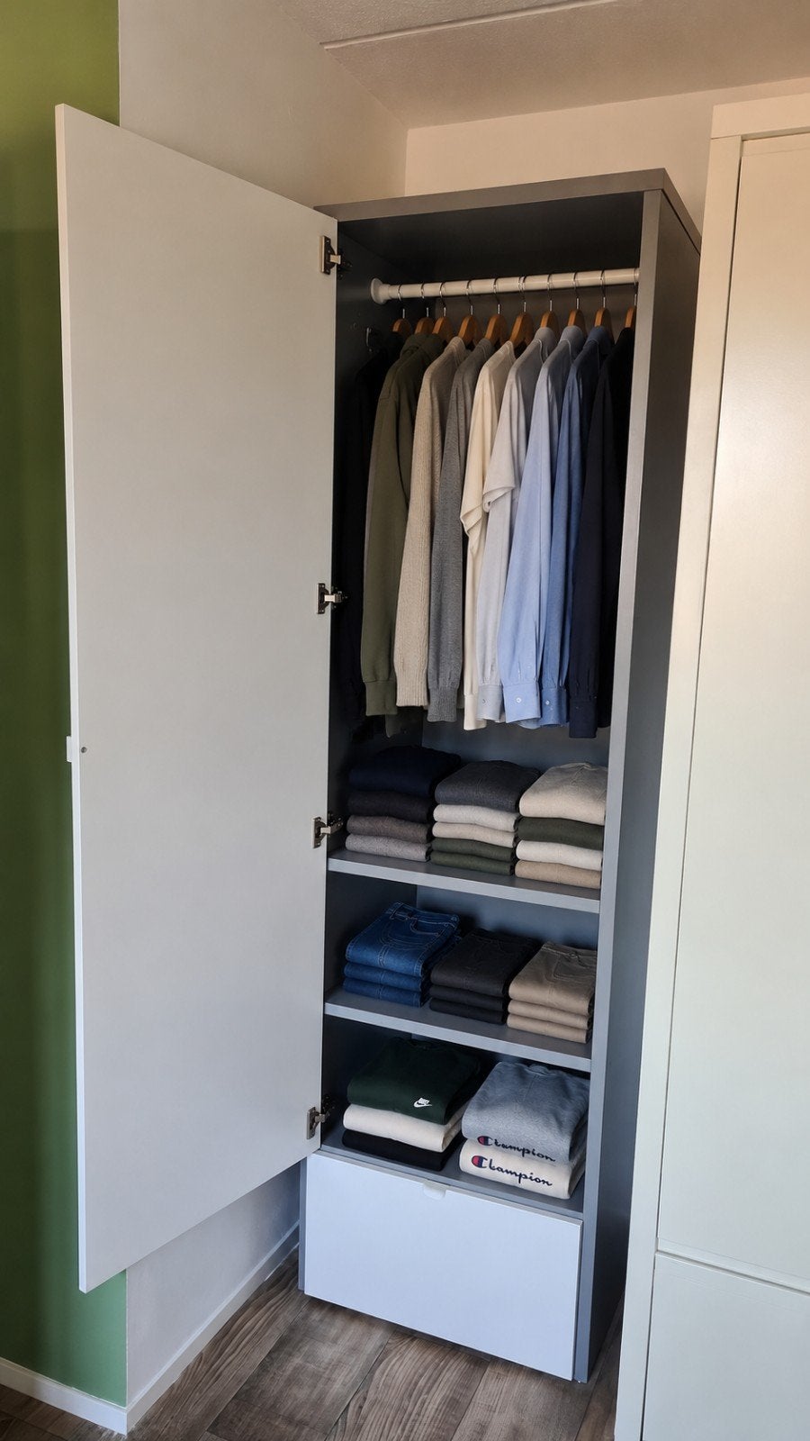 Nette kledingkast - Goede staat - Ophalen in Puttershoek, Ophalen