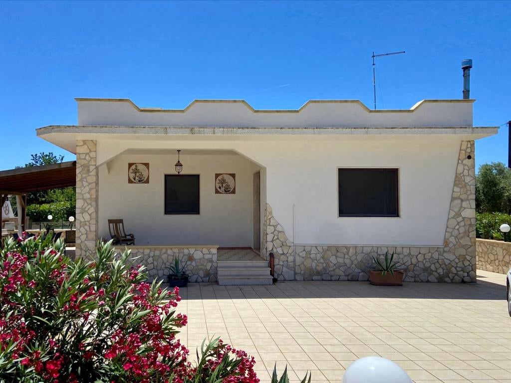Te huur heerlijke vrijstaande villa in Ostuni puglia, Vakantie, Zwembad