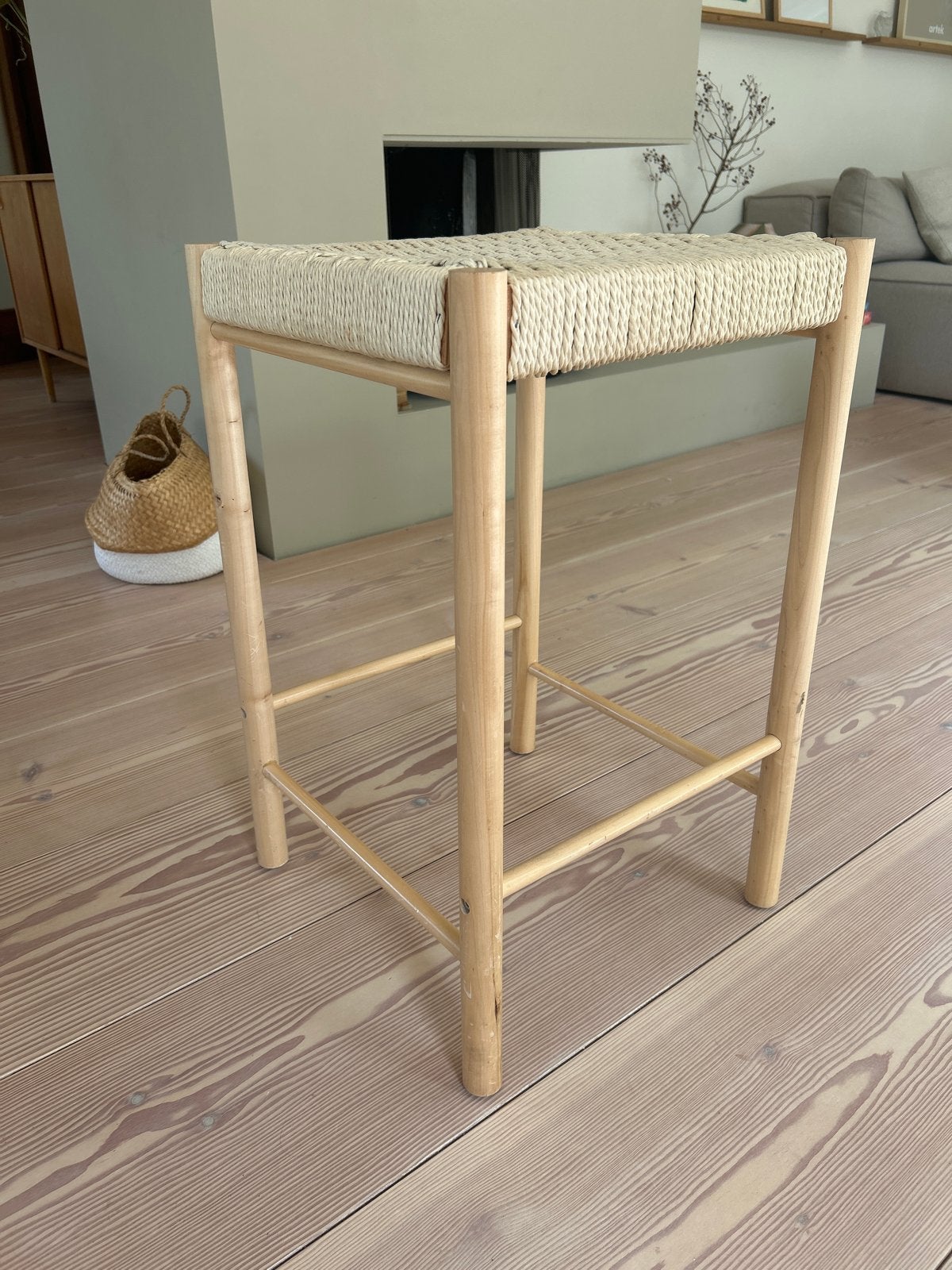 4 Scandinavische houten krukken, papercord zitting, Ophalen, Gebruikt, Met voetsteun, 60 tot 90 cm