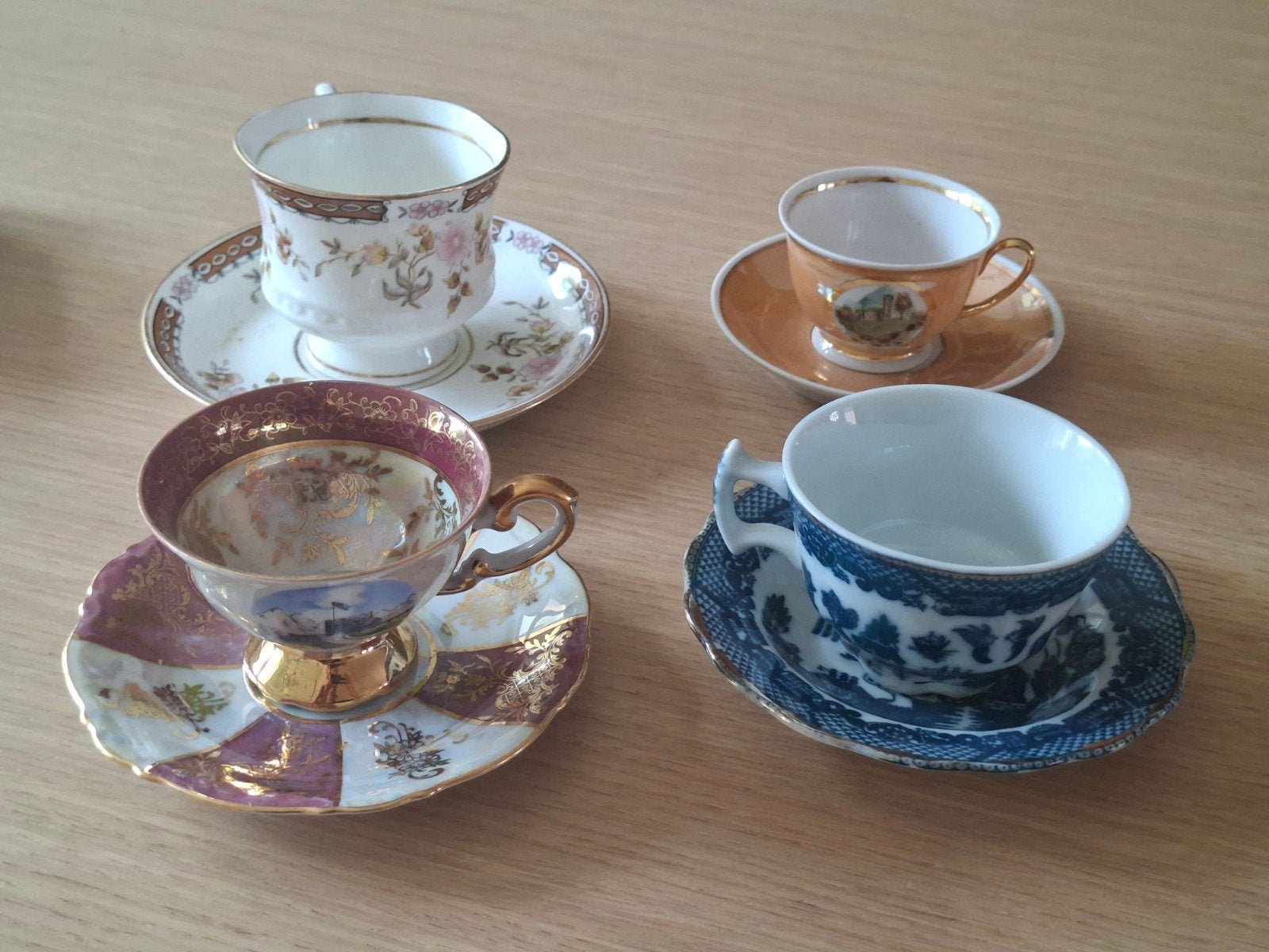 Set van 4 vintage theekopjes met schotels, Antiek en Kunst, Ophalen of Verzenden
