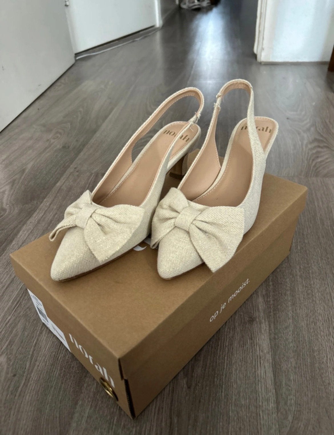 Norah Slingback Pumps met Strik - Beige Maat 37, Kleding | Dames, Ophalen of Verzenden, Nieuw, Beige, Pumps