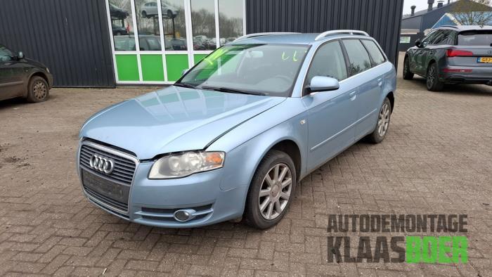 Scherm links-voor van een Audi A4 (LY5J), Gebruikt, -, -, -