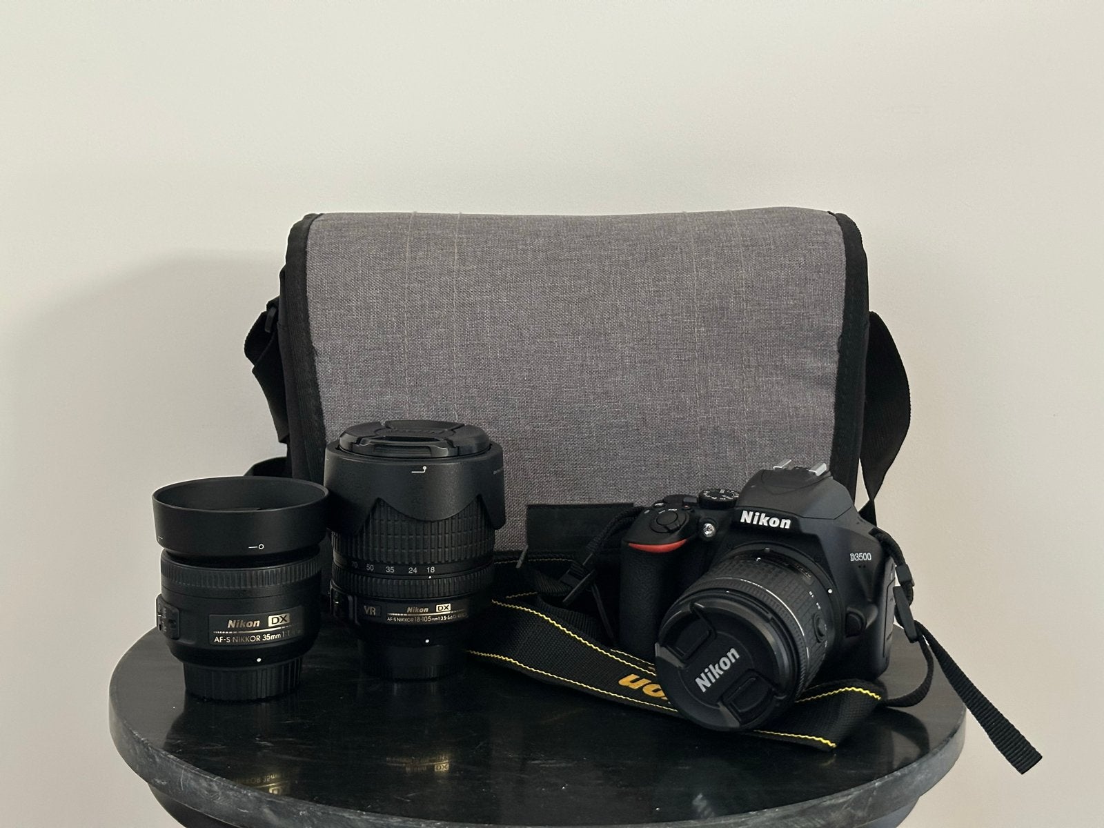 Nikon D3500 spiegelreflexcamera met 3 lenzen en tas, Spiegelreflex, Beeldstabilisatie, Ophalen of Verzenden, Zo goed als nieuw