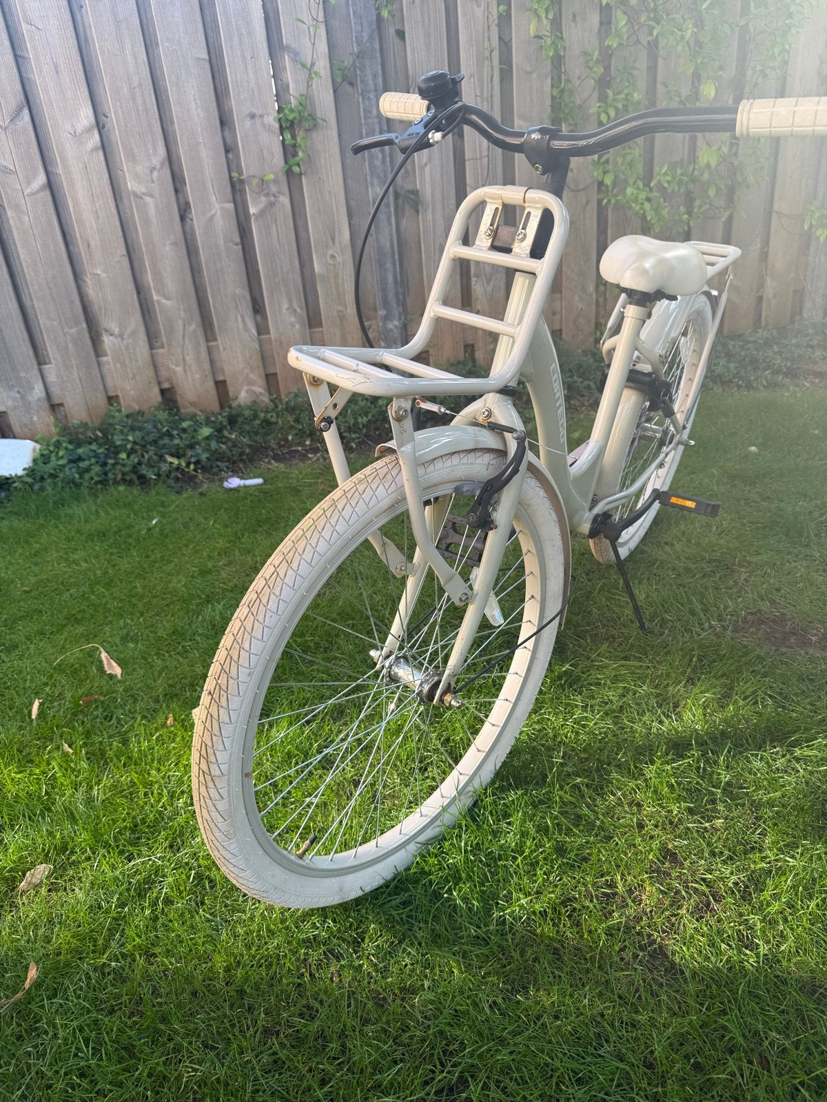 Cortega meisjesfiets 24 inch beige/grijs met witte banden, Fietsen en Brommers, Fietsen | Meisjes, Gebruikt, 24 inch, Ophalen