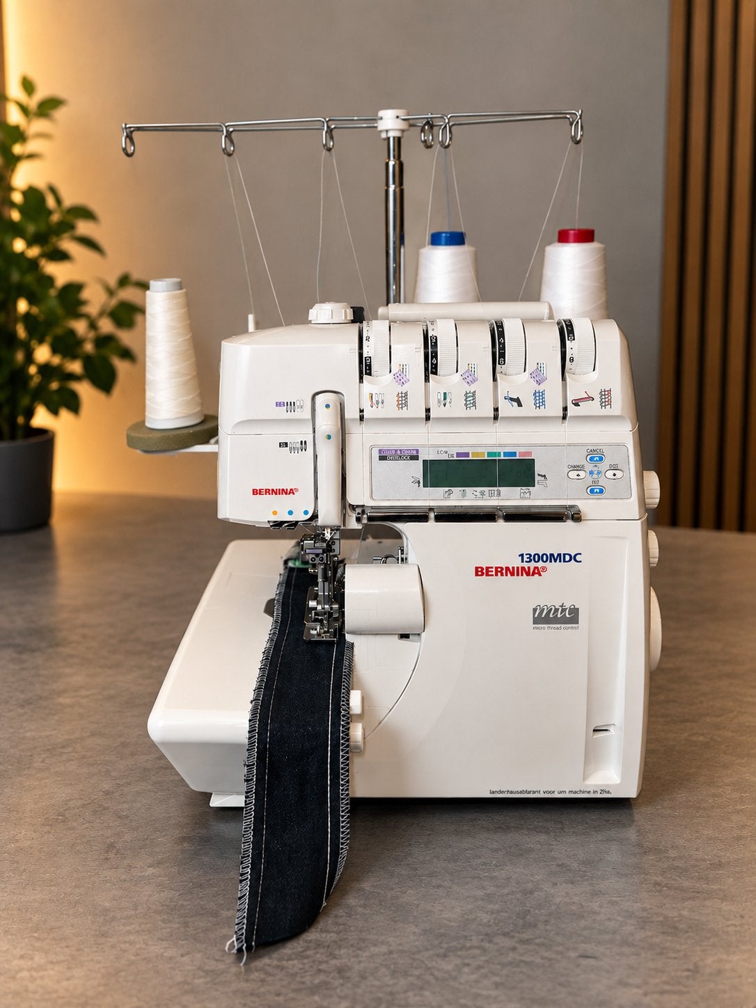 Bernina 1300MDC Overlock & Coverlock – Inclusief handleiding, Ophalen of Verzenden, Lockmachine, Bernina