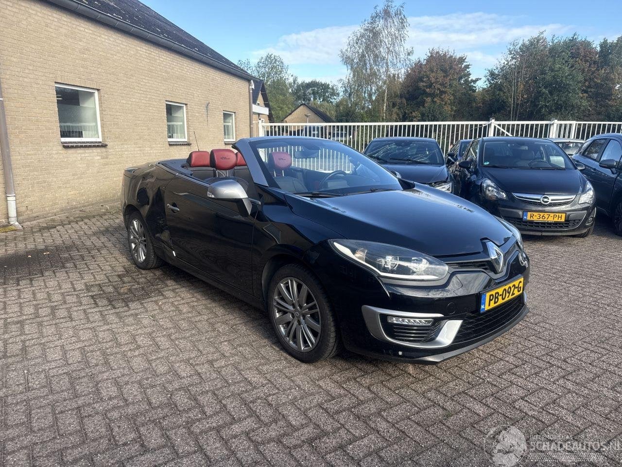Renault Mégane Mégane coupé cabriolet REST BPM €900,-!, Auto diversen, Schadeauto's, Renault, Zwart, Handgeschakeld, Peter-Huppertz-Straße 5 ,51063, Köln, Deutschland