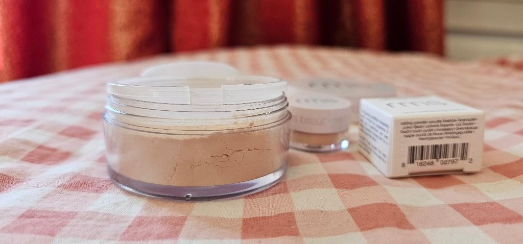 RMS Beauty Hydra Setting Powder - Light, Gehele gezicht, Beige, Nieuw, Ophalen of Verzenden