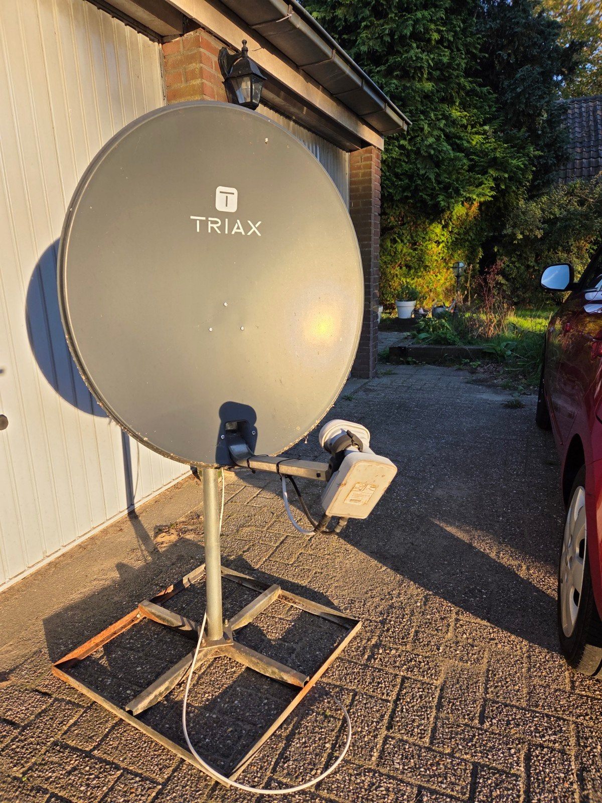 Triax schotelantenne met Duo LNB - gratis af te halen, Audio, Tv en Foto, Ophalen, Gebruikt, (Schotel)antenne, Overige merken