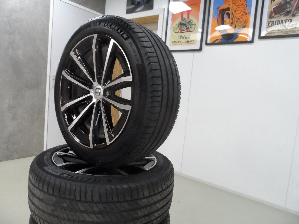 18 inch Volvo V60 origineel zomerbanden set in nieuwstaat, 18 inch, Gebruikt, Banden en Velgen, Ophalen of Verzenden