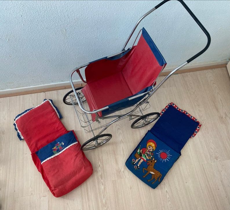 Vintage poppenwagen met accessoires, Ophalen of Verzenden, Gebruikt