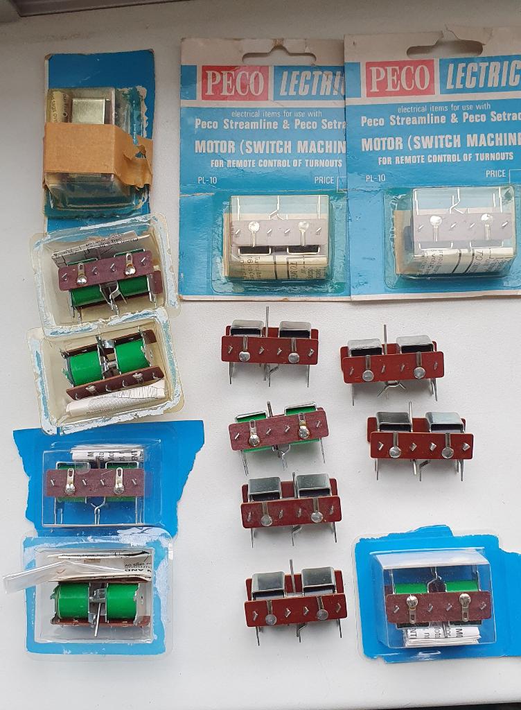 Peco motorswitch , montageplaat , accessory switch., Hobby en Vrije tijd, Modeltreinen | H0, Overige merken, Gelijkstroom, Nieuw