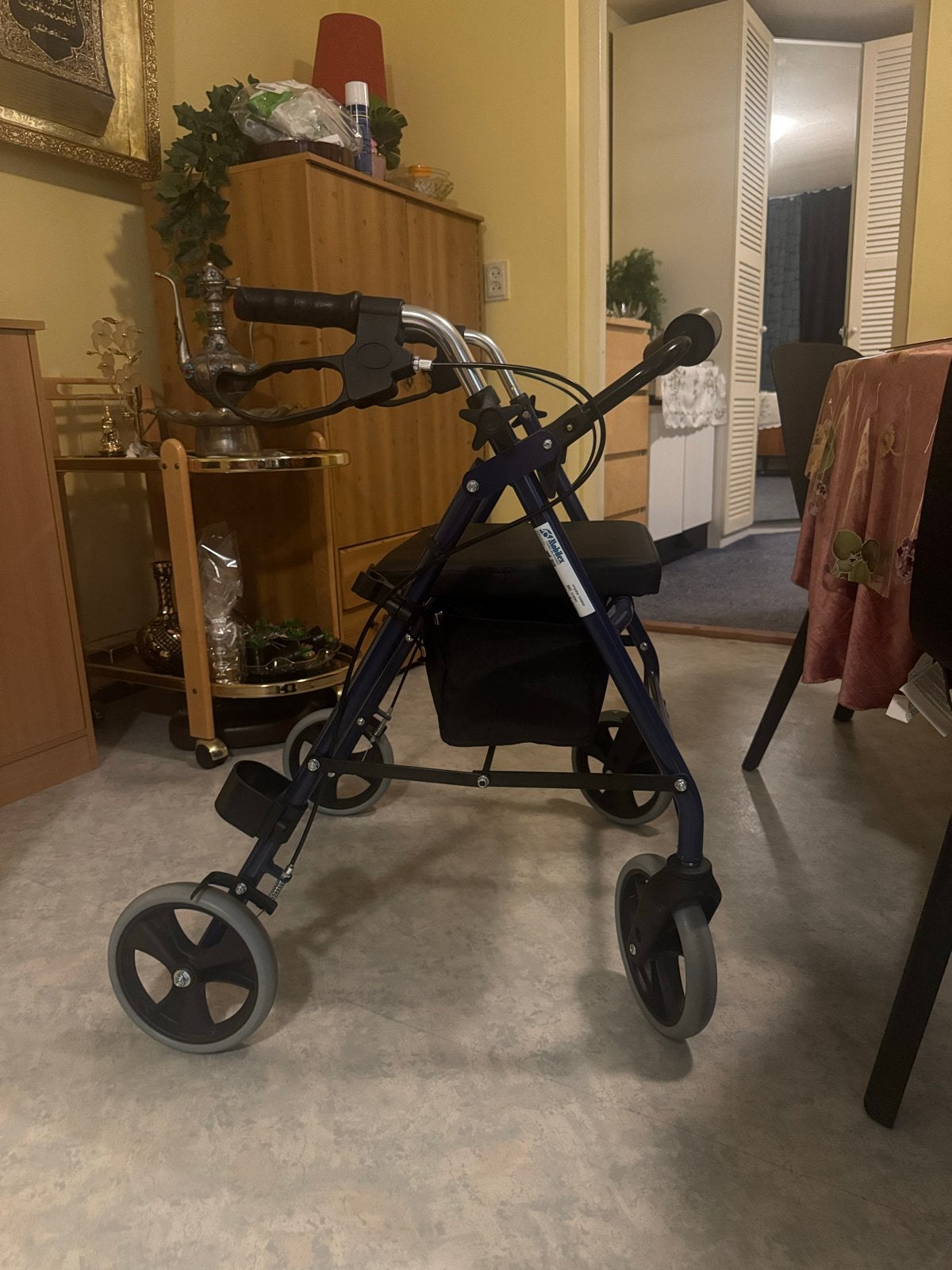 Rollator zo goed als nieuw, Ophalen