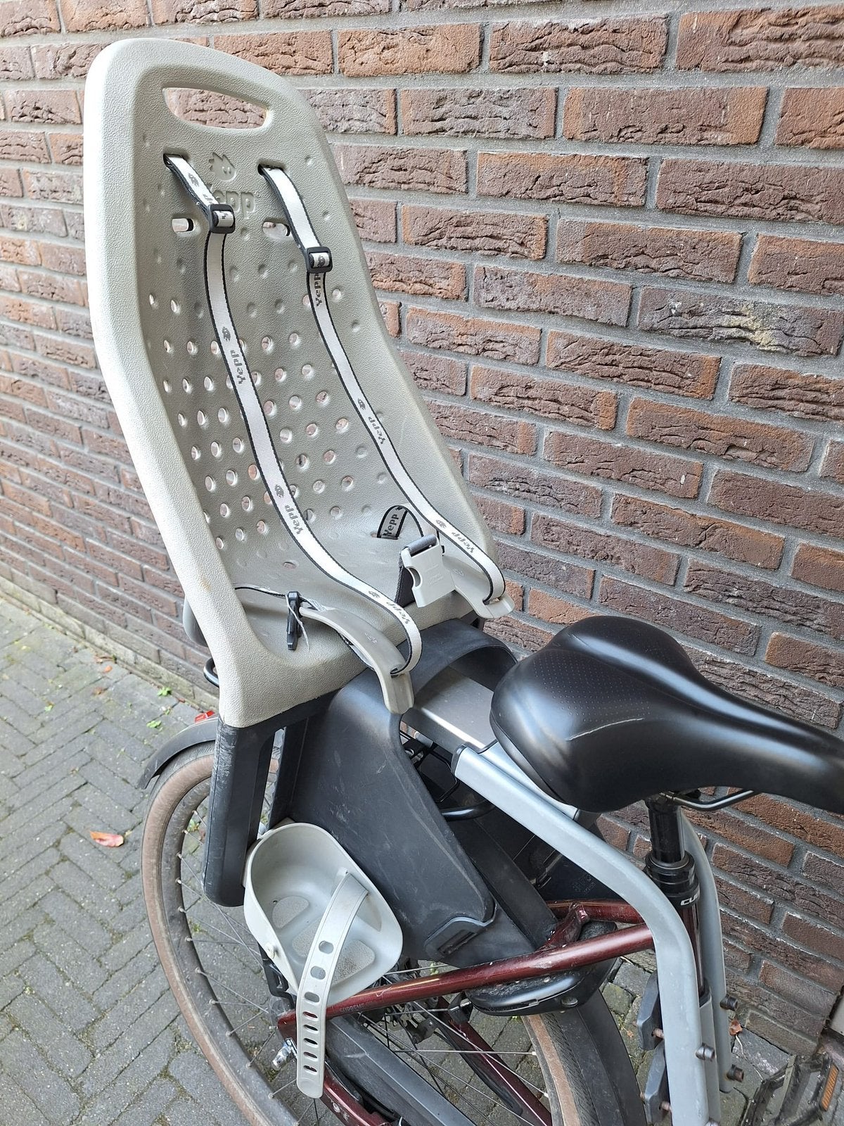 Yepp Maxi (Thule) kinder fietsstoeltje achter, Fietsen en Brommers, Fietsaccessoires | Fietsstoeltjes, Achterzitje, Voetsteuntjes