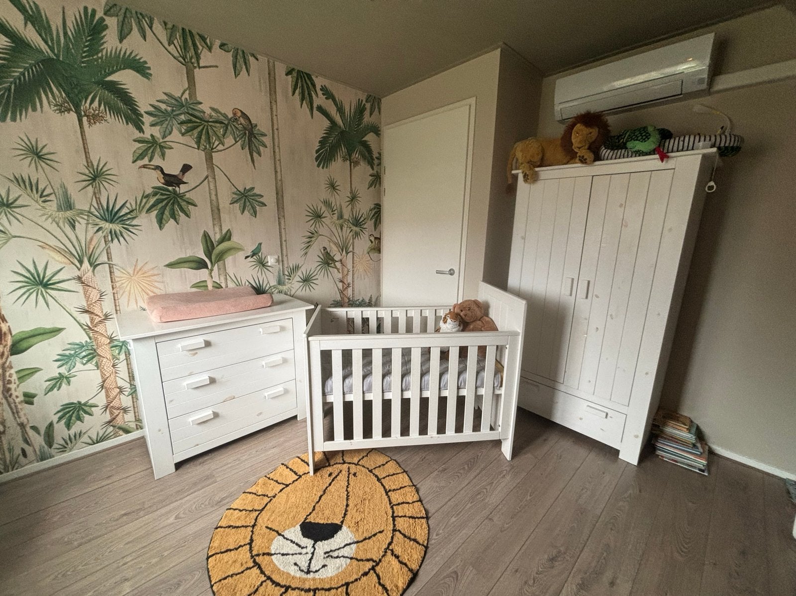 Complete Holland Kinderkamer: Ledikant, Commode & Kledingkas, Kinderen en Baby's, Kinderkamer | Complete kinderkamers, Ophalen