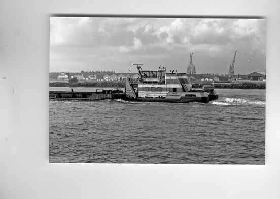 scheepvaart-foto-trio 1980, Ophalen of Verzenden, Zo goed als nieuw, Motorboot, Boek of Tijdschrift