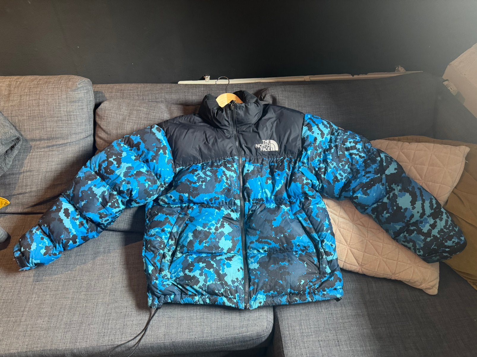 The North Face Nuptse Retro 1996 donsjack in zwart en blauw, Ophalen of Verzenden, Gedragen, Maat 48/50 (M), Blauw