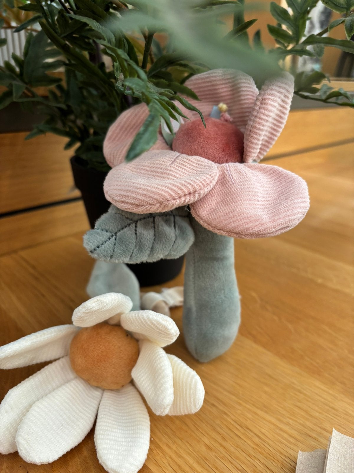 Little dutch flower rammelaar en flower met houten ring, Verzenden