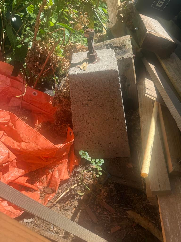 Betonnen poer met draadstang voor paalbevestiging, Ophalen, Gebruikt, Minder dan 180 cm, Overige typen