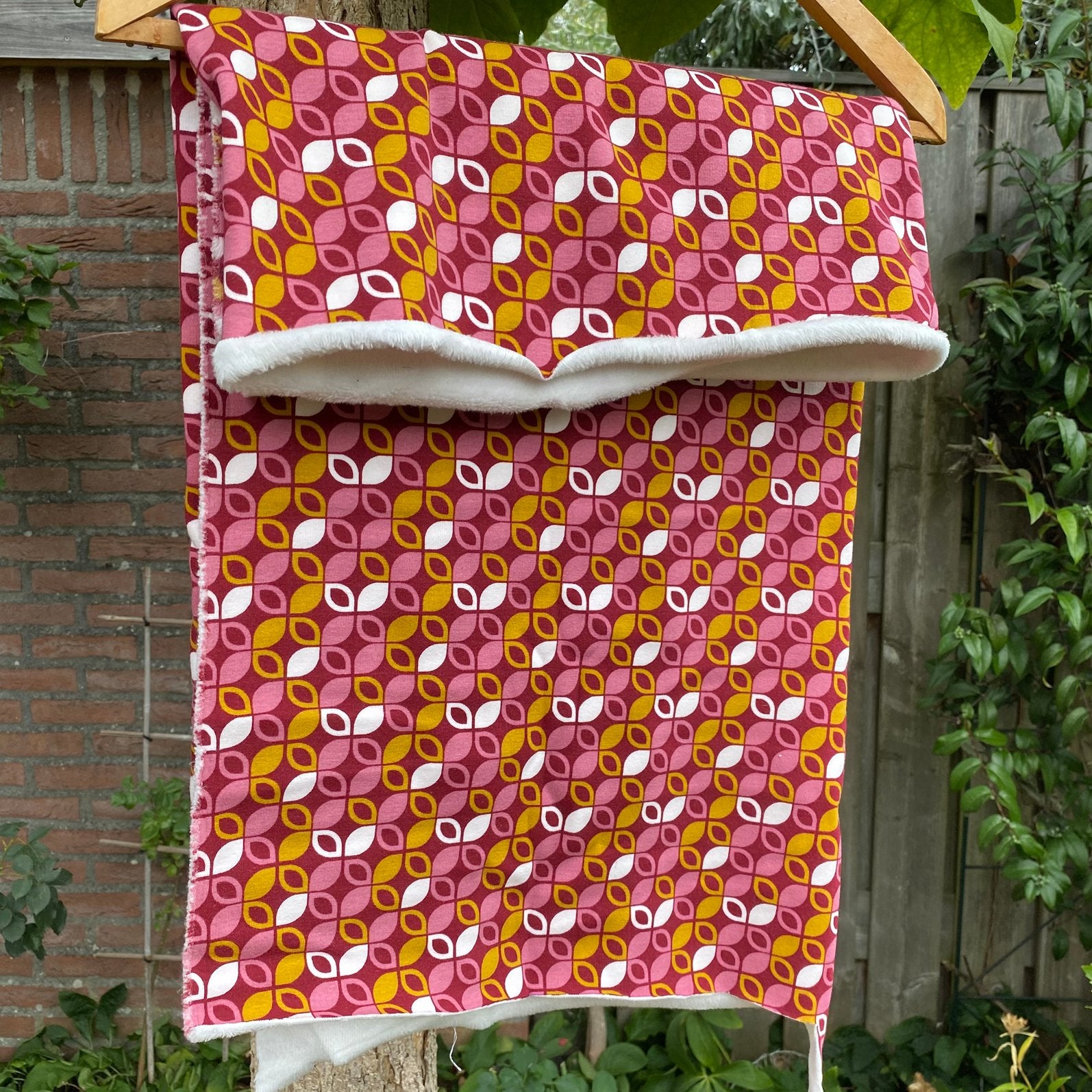 Super mooie warme joggingstof 150x58 cm, Hobby en Vrije tijd, Stoffen en Lappen, 120 cm of meer, Nieuw, Katoen, 30 tot 200 cm