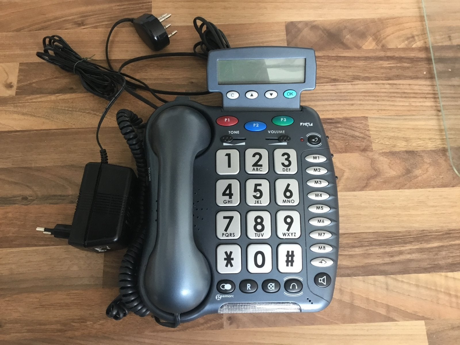 Telefoon met grote toetsen en scherm, Ophalen, Gebruikt