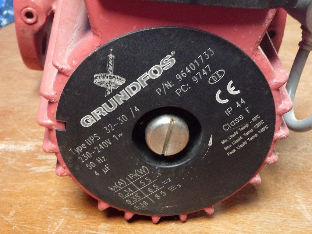 GRUNDFOS POMP  UPS 32-30/4/ UPER 25-70-130 / 25-60-130 nieuw, Ophalen, Radiator, Nieuw, Minder dan 60 cm