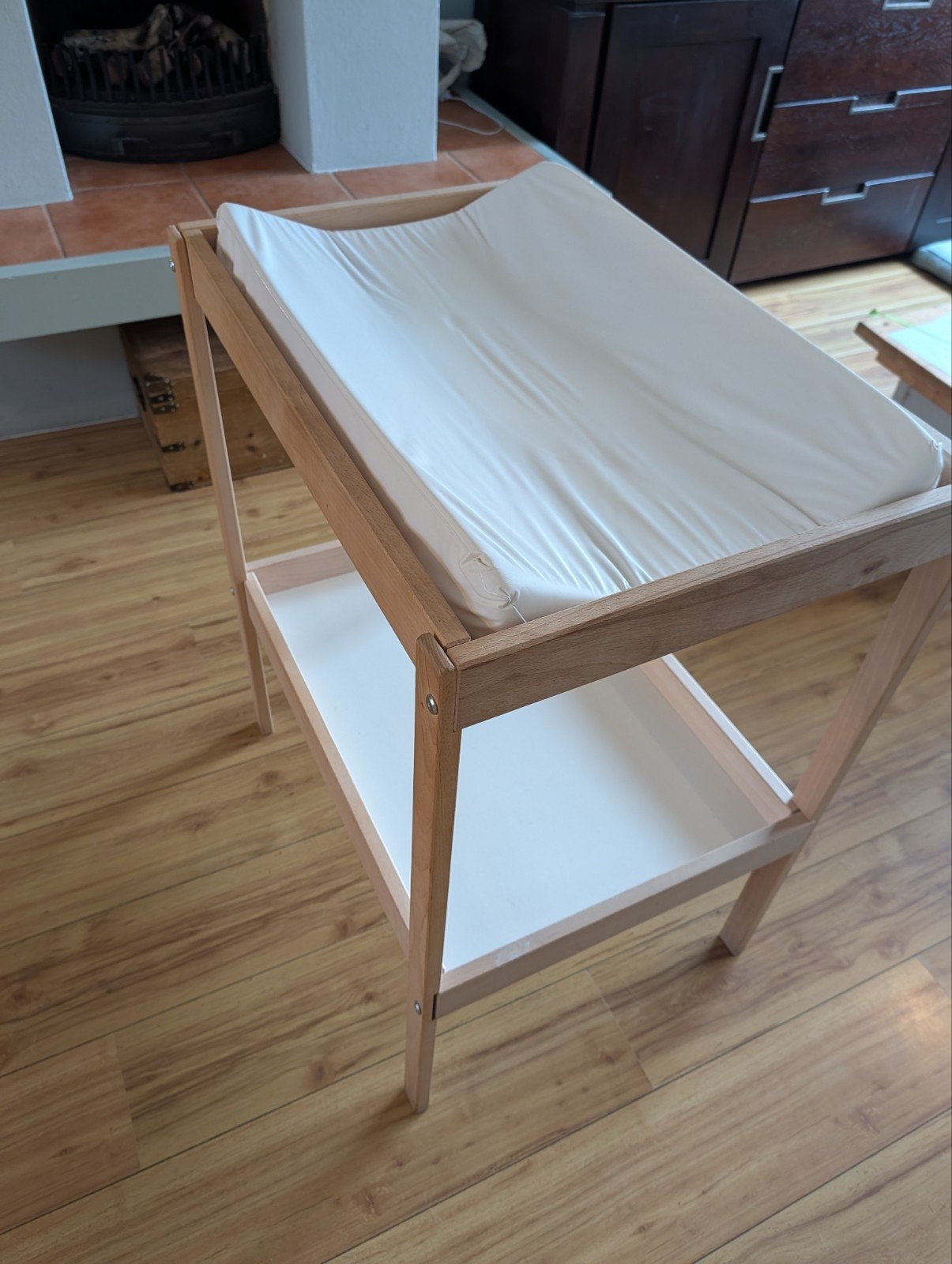 IKEA SNIGLAR commode + aankleedkussen – zo goed als nieuw, Kinderen en Baby's, Kinderkamer | Commodes en Kasten, Ophalen, Zo goed als nieuw