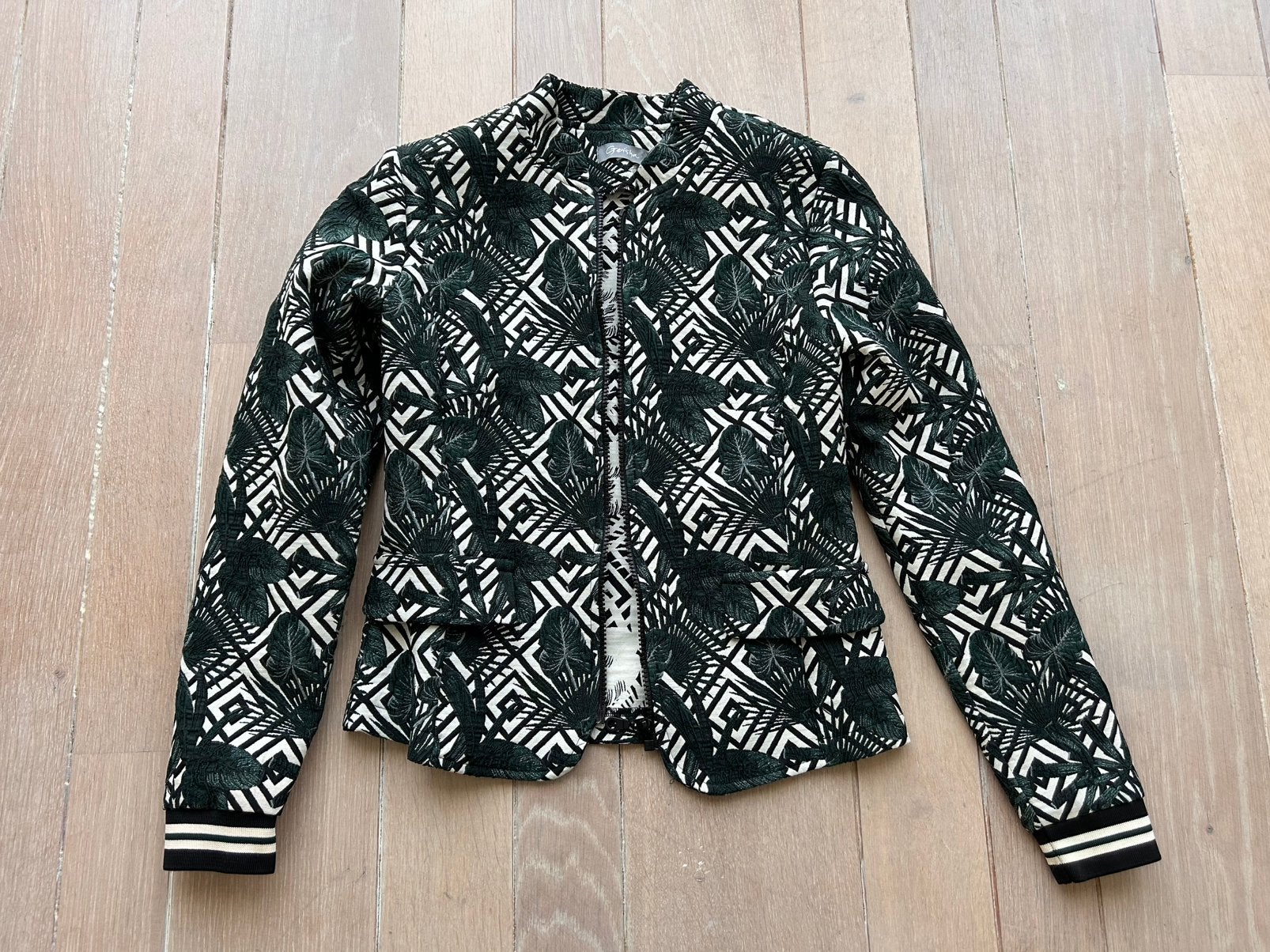 Mooie, nieuwe blazer van Geisha in maat 34/XS, Ophalen of Verzenden, Nieuw, Maat 34 (XS) of kleiner, Groen