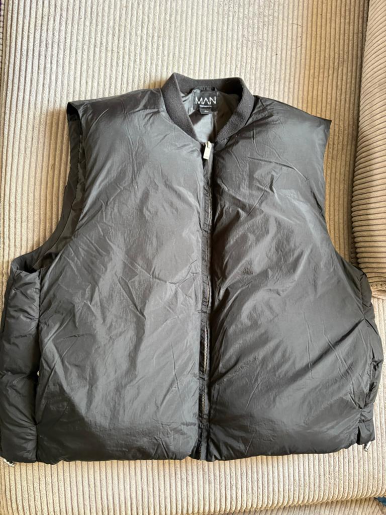 MAN Zwarte Gewatteerde Bodywarmer, Kleding | Heren, Bodywarmers, Ophalen of Verzenden, Zo goed als nieuw, Maat 52/54 (L), Zwart