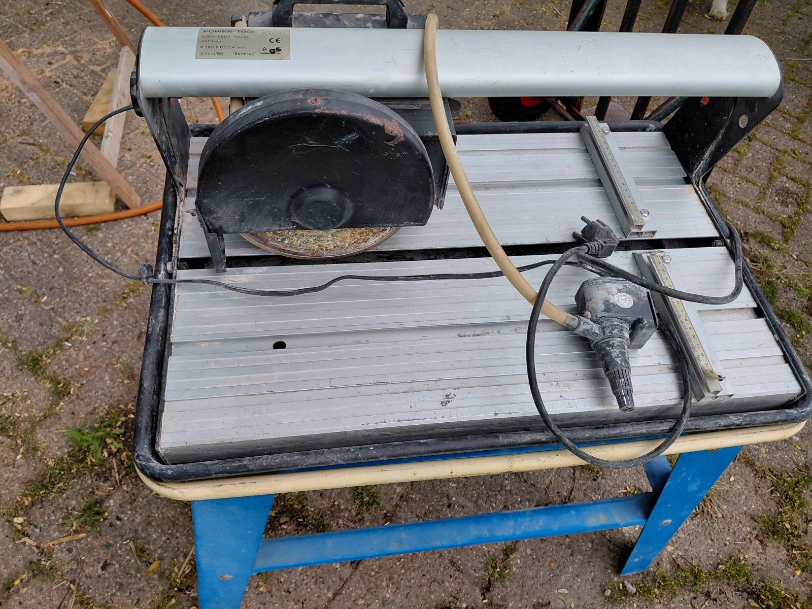 Tegelzaag machine, Doe-het-zelf en Verbouw, Gereedschap | Zaagmachines, Ophalen of Verzenden, Gebruikt, 30 tot 70 mm