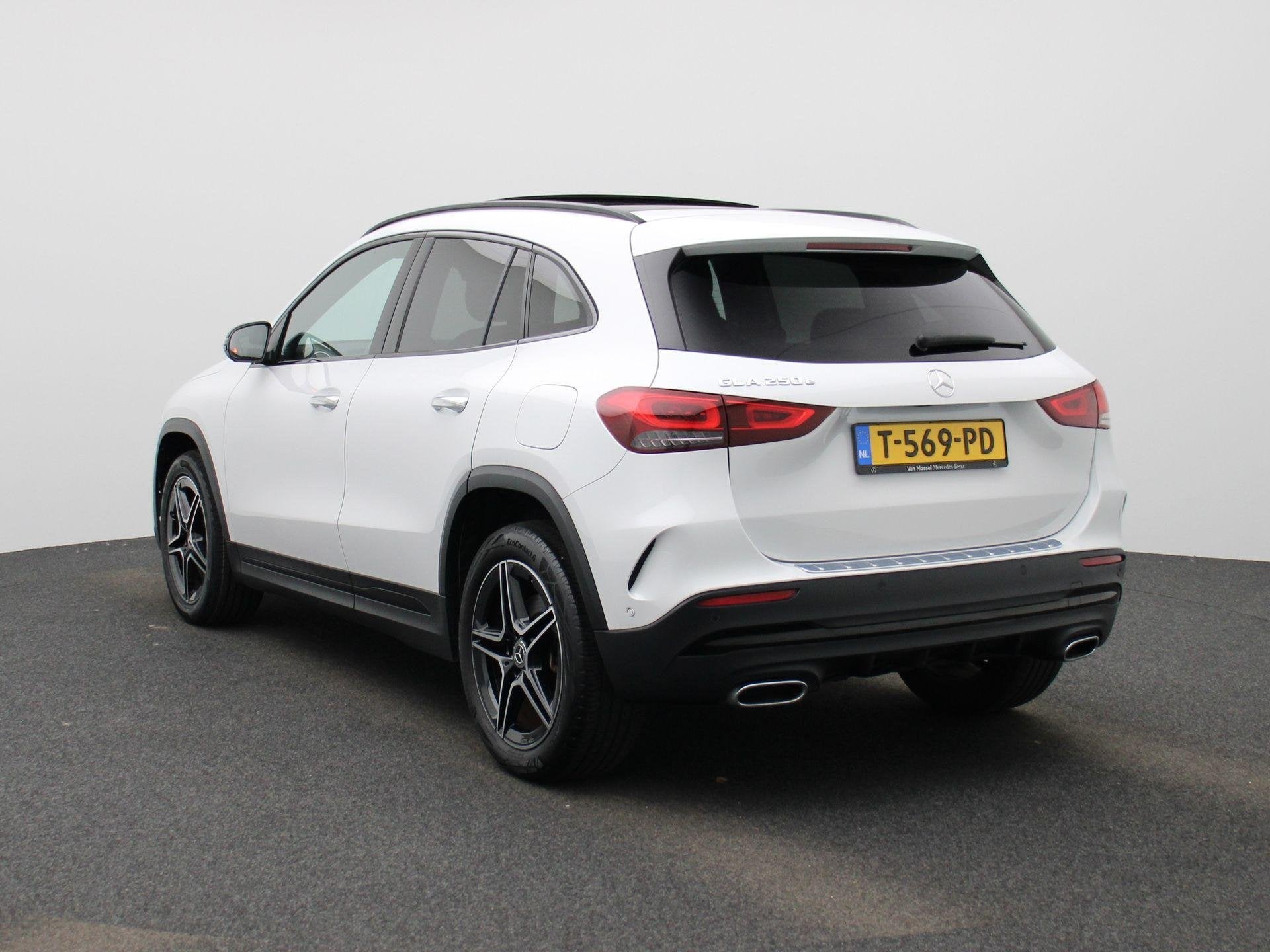 Mercedes-Benz GLA-klasse 250 e AMG Line Premium Plus | Autom, Auto's, 12 maanden, 4 cilinders, Leder en Stof, Wit