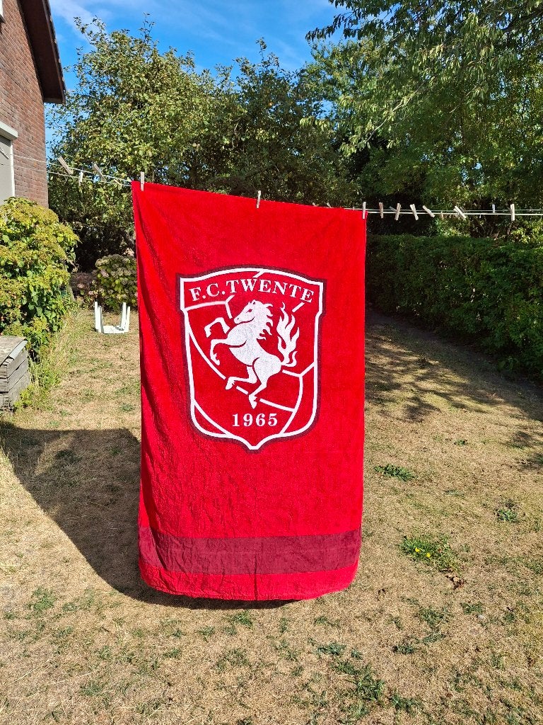 FC Twente strandlaken badhanddoek badlaken 10 euro, Maat XL, Ophalen of Verzenden, Zo goed als nieuw, Overige typen