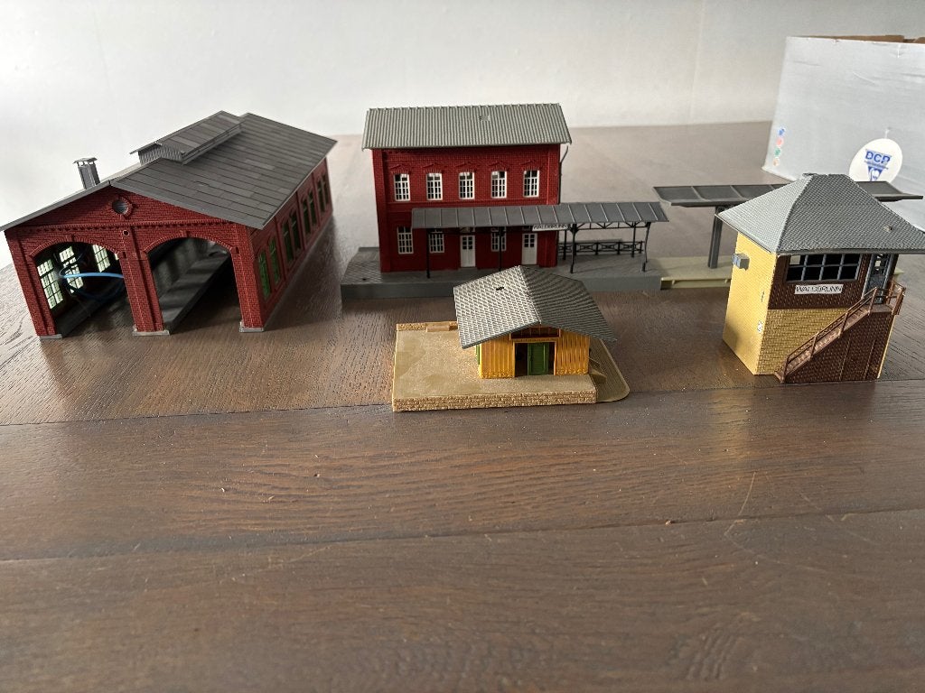 4 HUISJES voor TREINBAAN - WD014, Gebruikt, Gelijkstroom, Brug, Tunnel of Gebouw, Ophalen of Verzenden