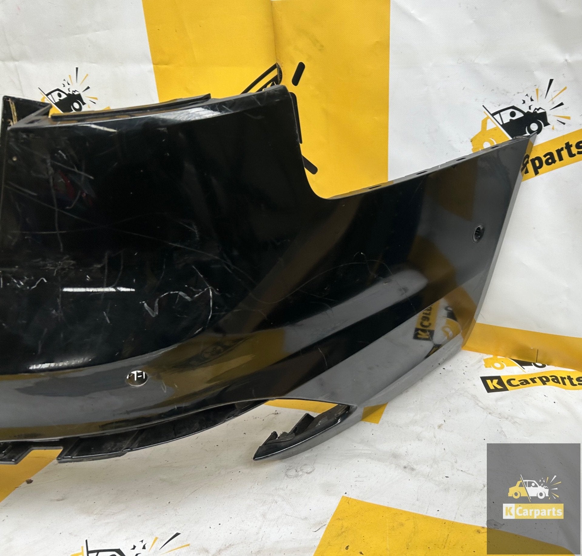 Achterbumper Audi A4 B9 8W Facelift RS4 8W9807511AJ 6x PDC, Gebruikt, AUDI AG, Auto-Union-Strasse 1
85045  Ingolstadt, DE, Bumper