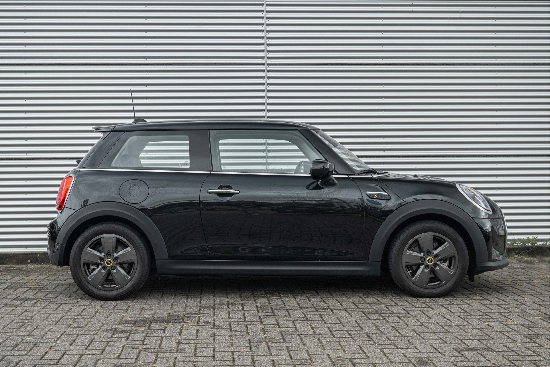 MINI Electric Essential / Sportstoelen / Cruise Control / LE, Auto's, Dealer onderhouden, Stof, Met garantie (alle), 4 stoelen